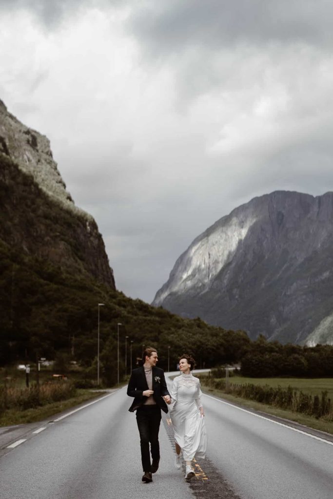 How to plan your Norway elopement in 2022 [+ FREE downloadable PDF] Norway Elopement photographer